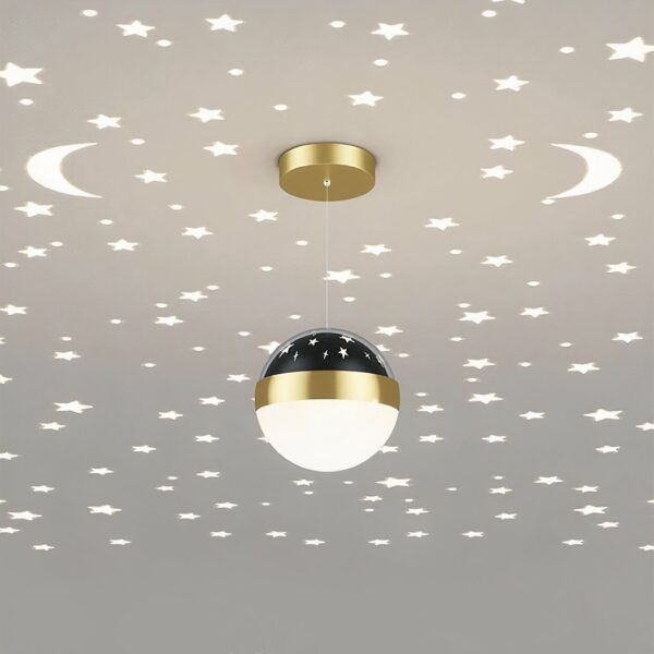 Hanglamp voor kinderkamer met sterrenhemelprojectie, blauwe en gouden bol