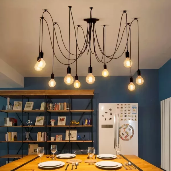 Klassieke stijl spin hanger gepresenteerd boven een eettafel