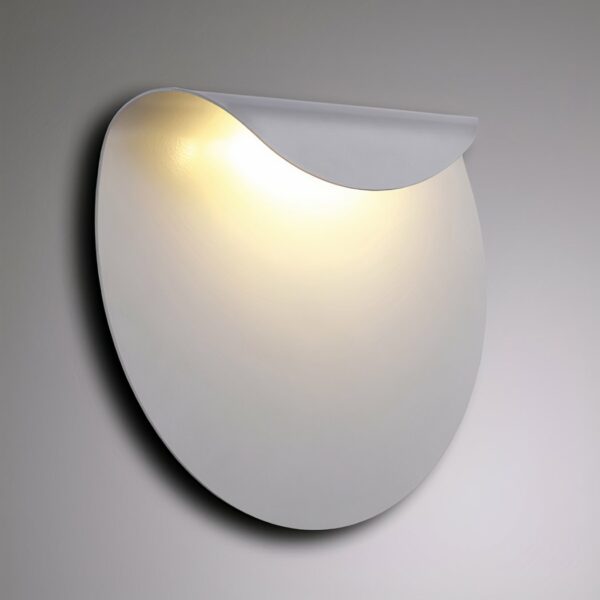 Minimalistische witte wandlamp