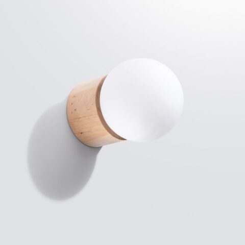 Cilindrische wandlamp van natuurlijk hout in Scandinavische stijl