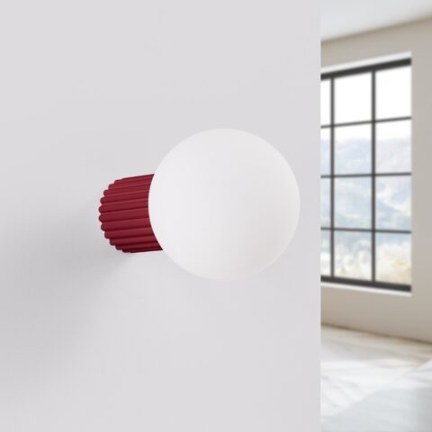 Design wandlamp in kleur met aluminium