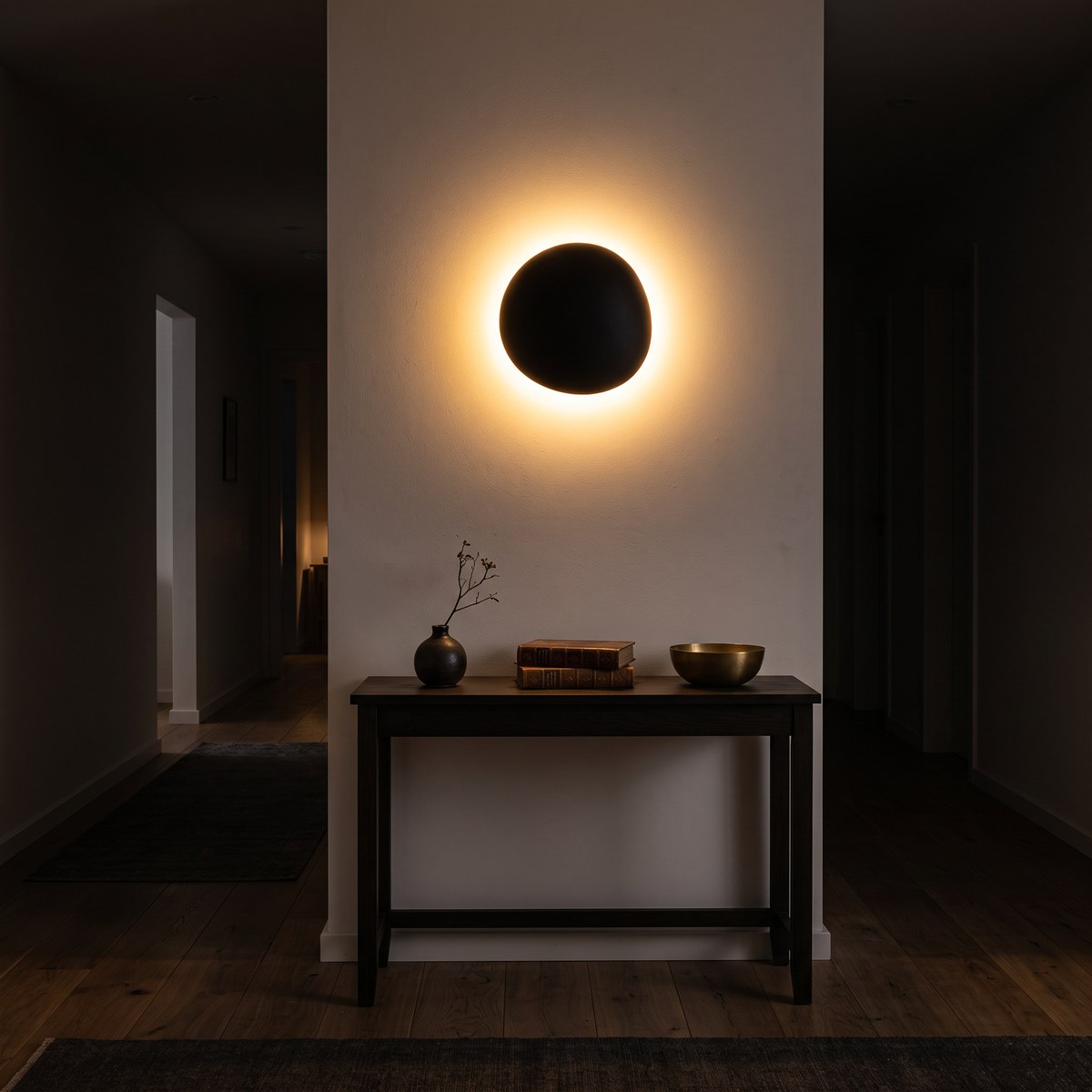 Ronde minimalistische wandlamp van staal wit of zwart