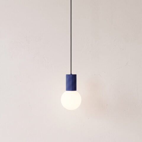 Minimalistische hanglamp in levendige kleuren