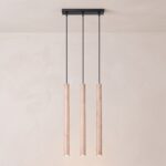 Hanglamp design met houten buizen